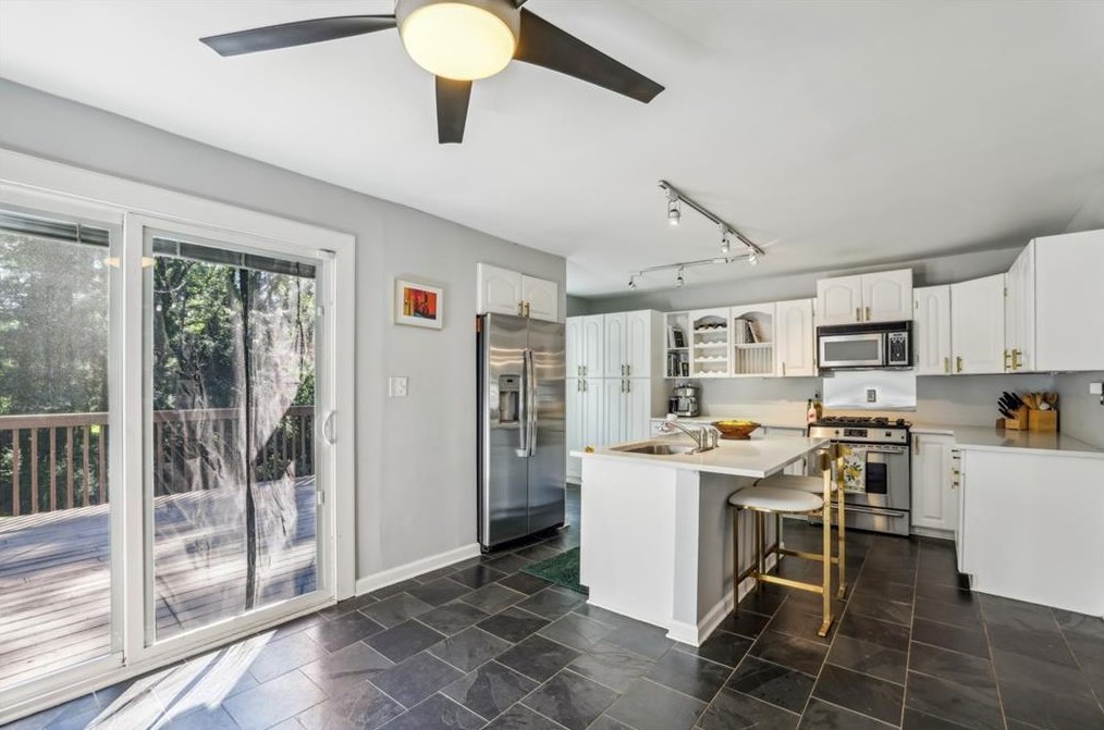 1139 Vis Trl, Atlanta GA 30324-4528 exterior