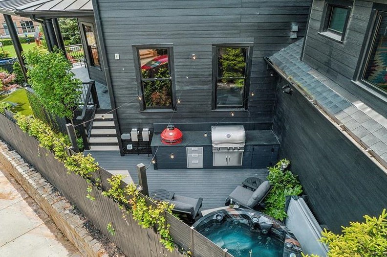 620 Auburn Ave, Atlanta GA  30312-1923 exterior
