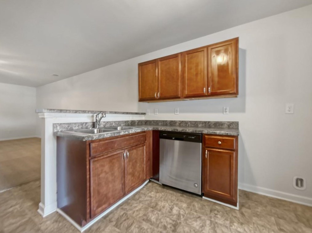 3583 Rock Ridge Dr, Rex GA 30273-5031 exterior