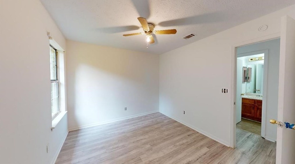 4512 Yorkdale Dr, Decatur GA 30035-4253 exterior