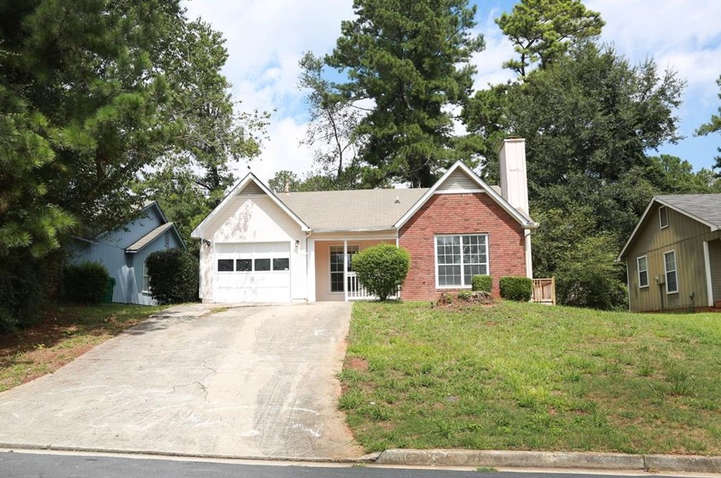 4512 Yorkdale Dr, Decatur GA 30035-4253 exterior