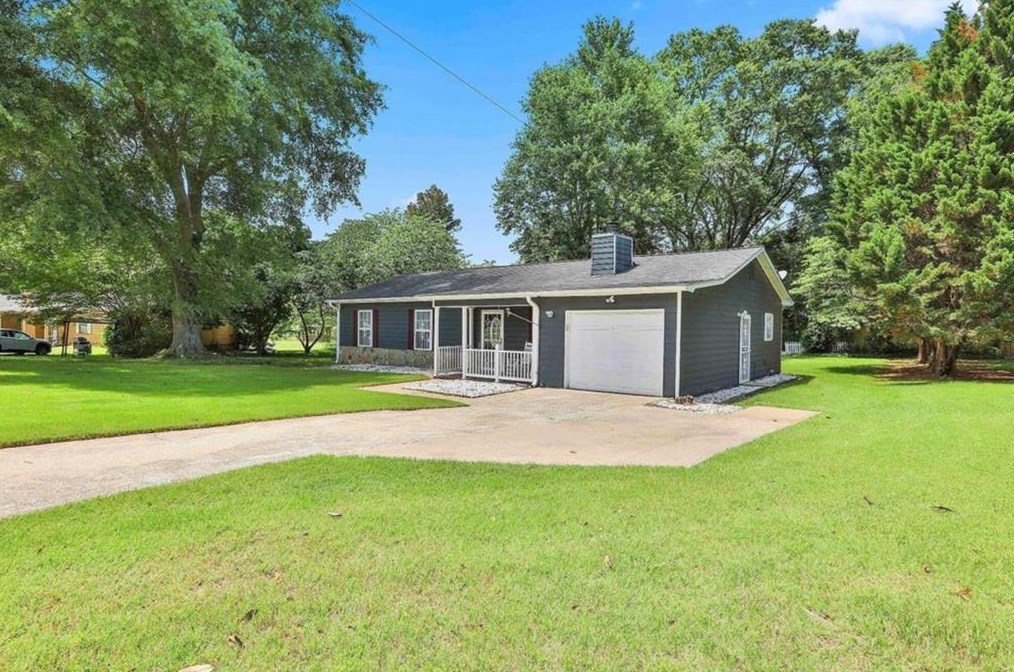 3654 Charlotte Dr, Rex GA 30273-1215 exterior