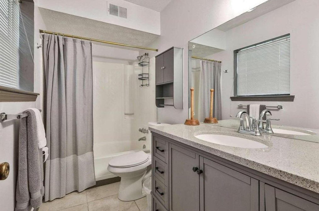 3654 Charlotte Dr, Rex GA 30273-1215 exterior