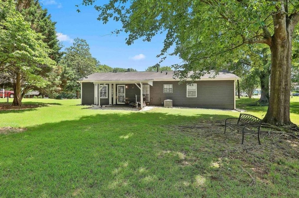 3654 Charlotte Dr, Rex GA 30273-1215 exterior