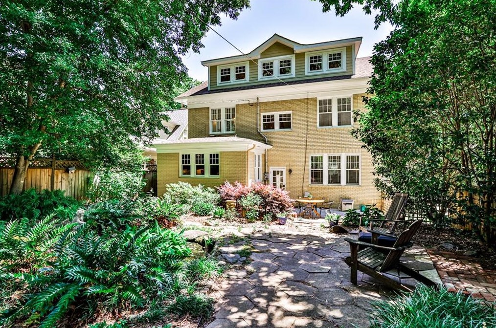 1527 Emory Rd, Atlanta GA  30306-2407 exterior