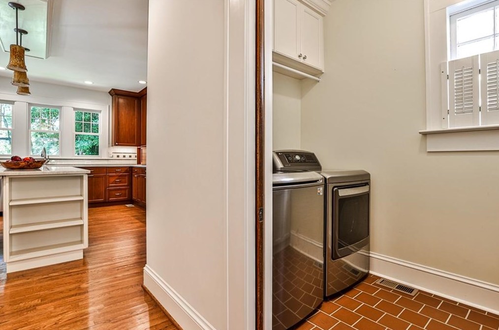 1527 Emory Rd, Atlanta GA  30306-2407 exterior