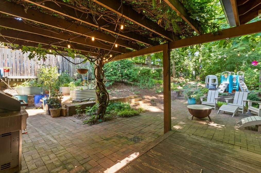 1184 Amsterdam Ave, Atlanta GA  30306-2562 exterior