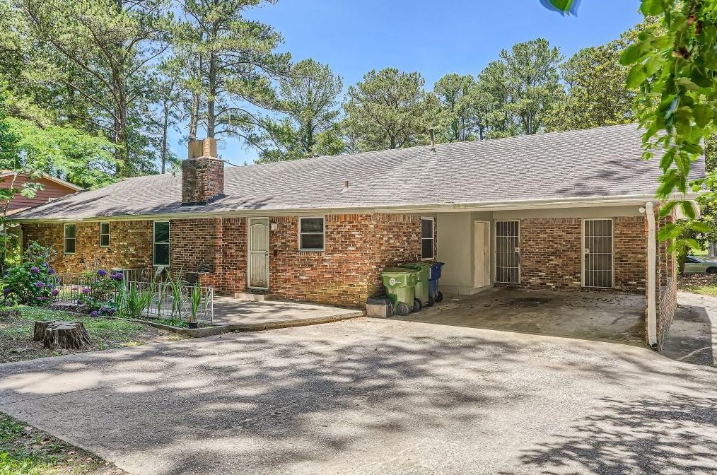 3808 King Henry Rd, Atlanta GA 30331-4922 exterior