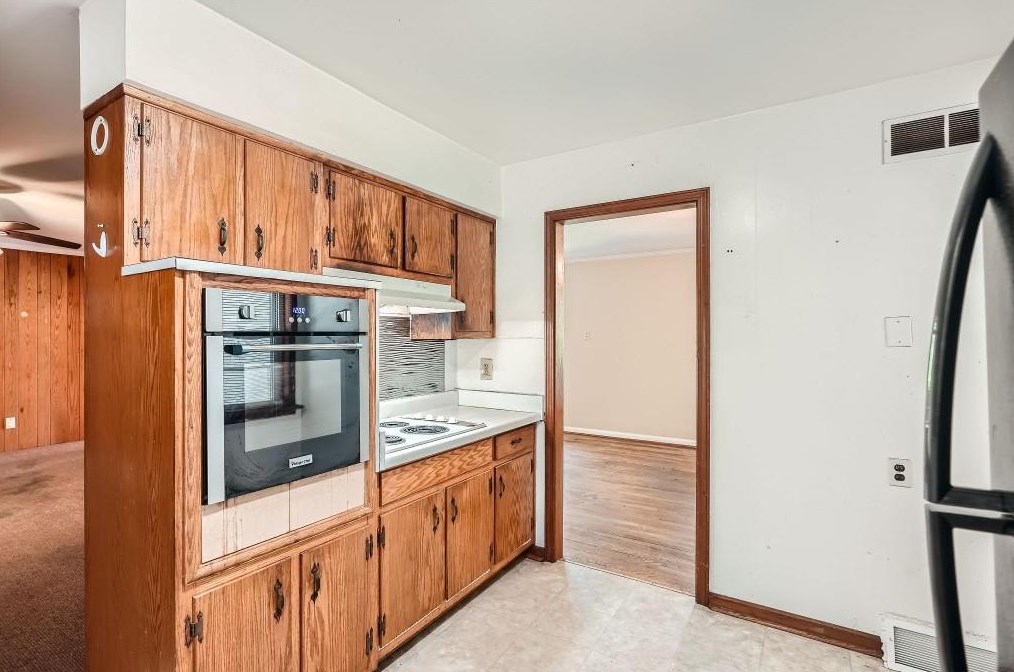 3808 King Henry Rd, Atlanta GA 30331-4922 exterior