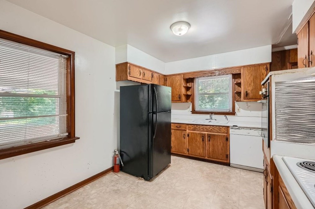 3808 King Henry Rd, Atlanta GA 30331-4922 exterior