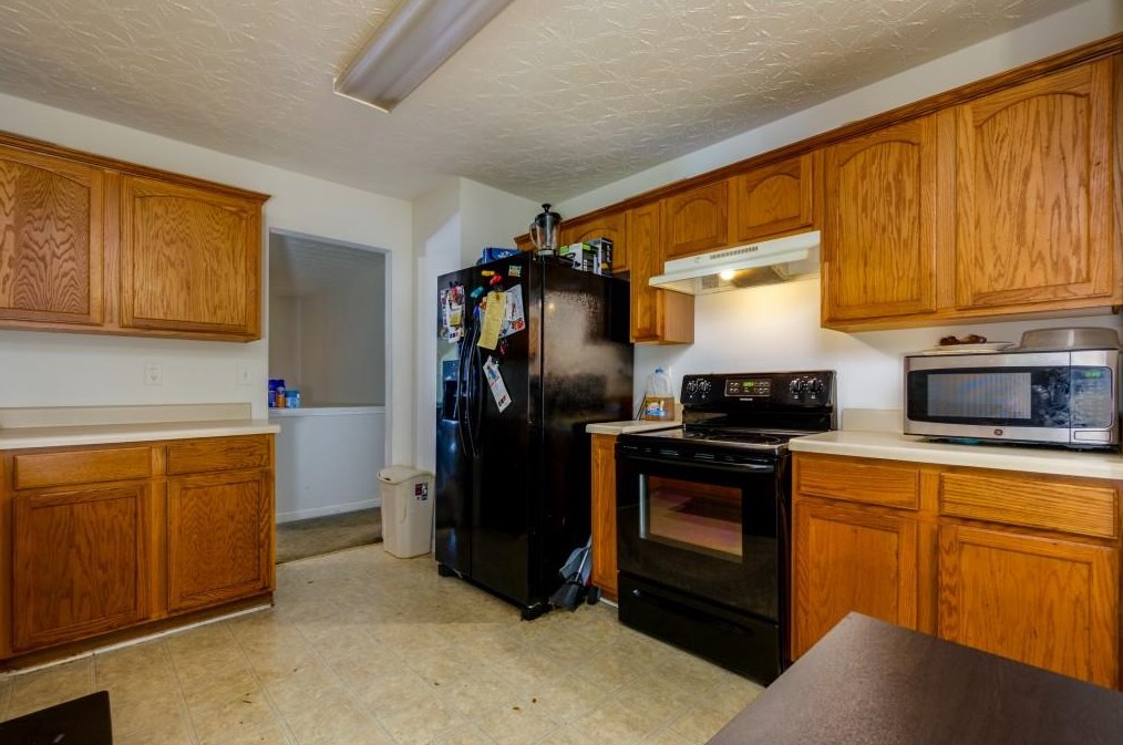 2010 Oak Ter Dr, Atlanta GA  30316-4979 exterior