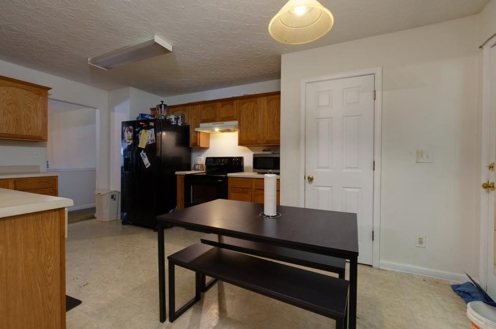 2010 Oak Ter Dr, Atlanta GA  30316-4979 exterior