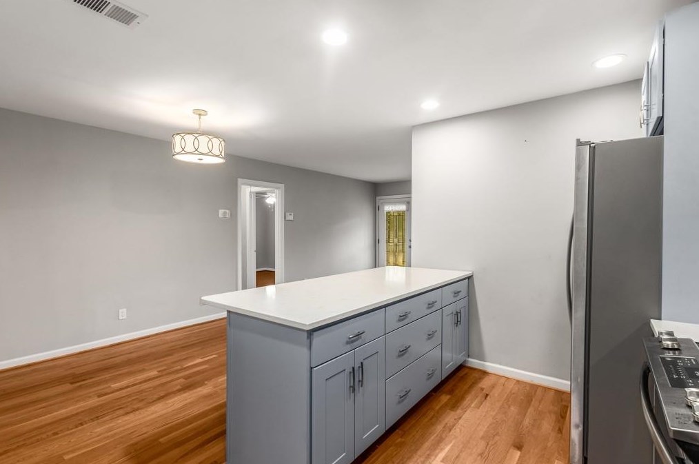 2943 Hollywood Dr, Decatur GA  30033-5005 exterior