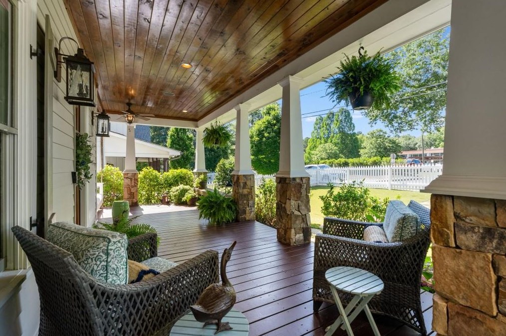 152 Maediris Dr, Decatur GA  30030-1112 exterior