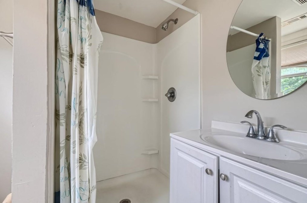 3006 Thrasher Cir, Decatur GA 30032-5864 exterior