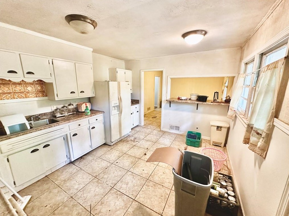 2258 Bryant Dr, Atlanta GA  30344-1034 exterior