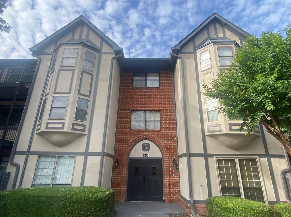 6851 Roswell Rd, Atlanta GA  30328-2401 exterior