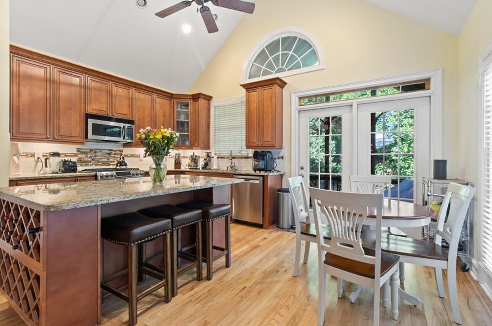 133 Lockwood Ter, Decatur GA  30030-2727 exterior