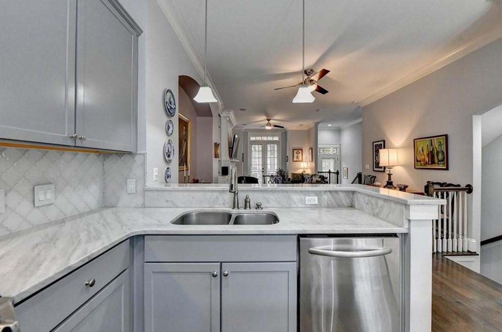 4690 Dogwood Aly, Atlanta GA 30338-7718 exterior