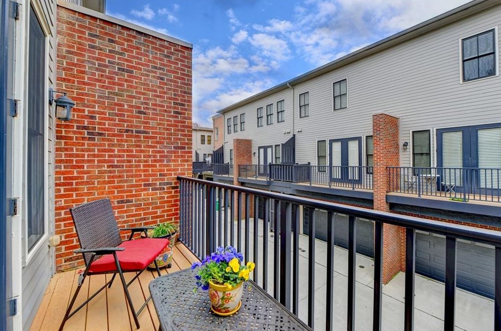 4690 Dogwood Aly, Atlanta GA 30338-7718 exterior