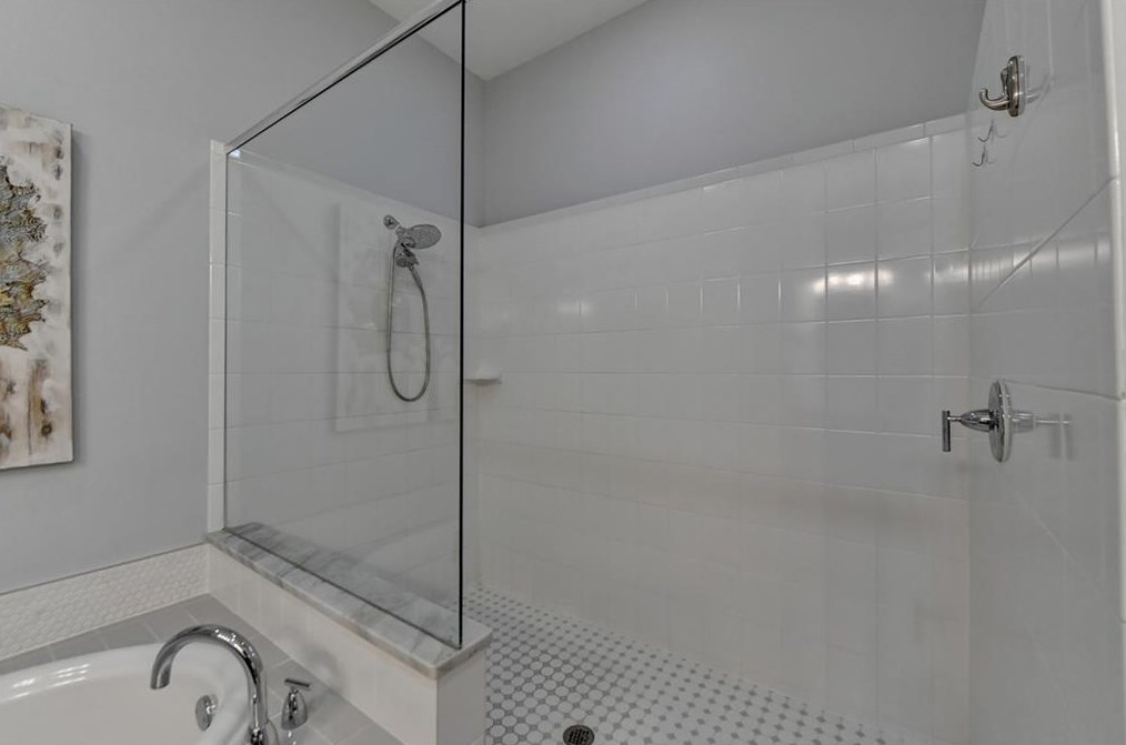 4690 Dogwood Aly, Atlanta GA 30338-7718 exterior