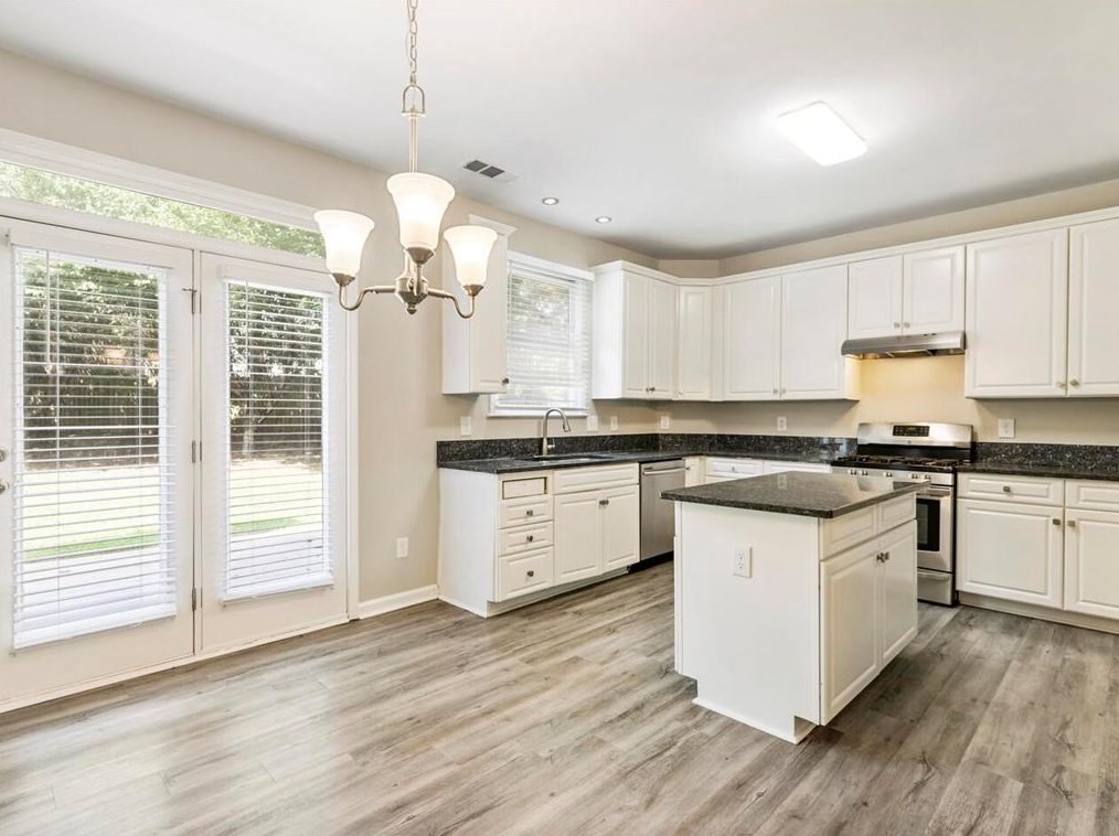 928 Hawk Crk Trl, Lawrenceville GA 30043-3477 exterior