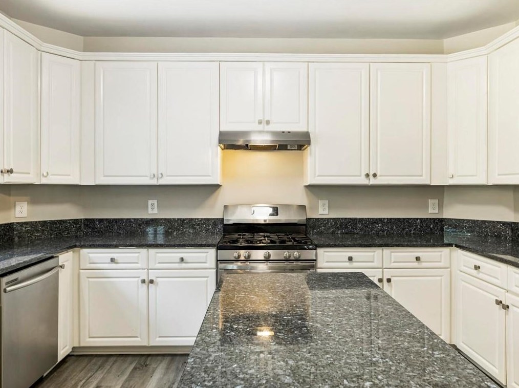 928 Hawk Crk Trl, Lawrenceville GA 30043-3477 exterior