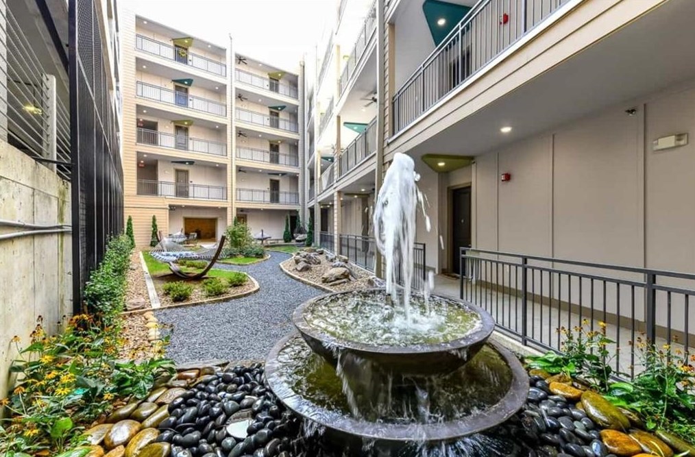 245 Trinity Pl, Decatur GA  30030-0033 exterior