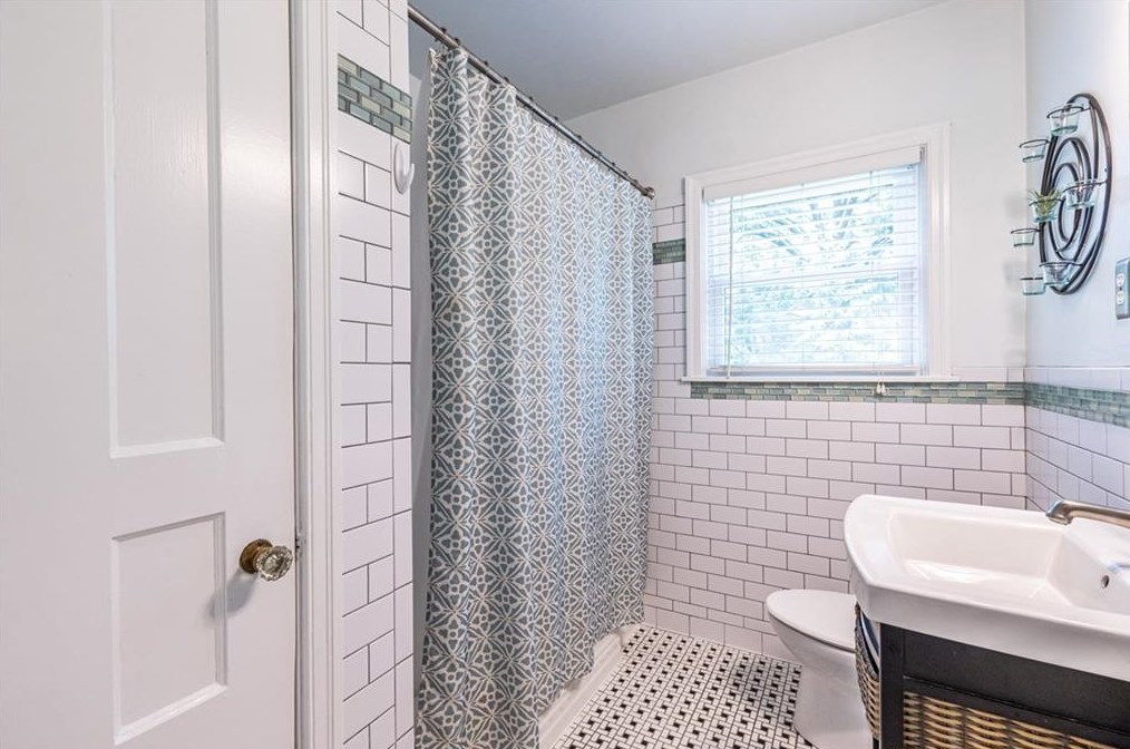 2343 Sanford Rd, Decatur GA  30033-5511 exterior