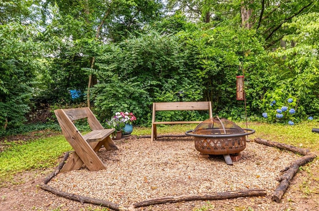 2343 Sanford Rd, Decatur GA  30033-5511 exterior