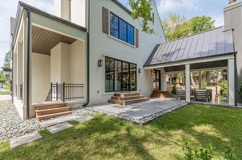 4505 Wieuca Rd, Atlanta GA  30342-3357 exterior