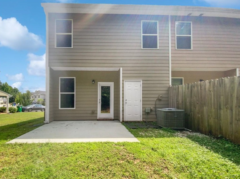 2522 Piering Dr, Lithonia GA exterior