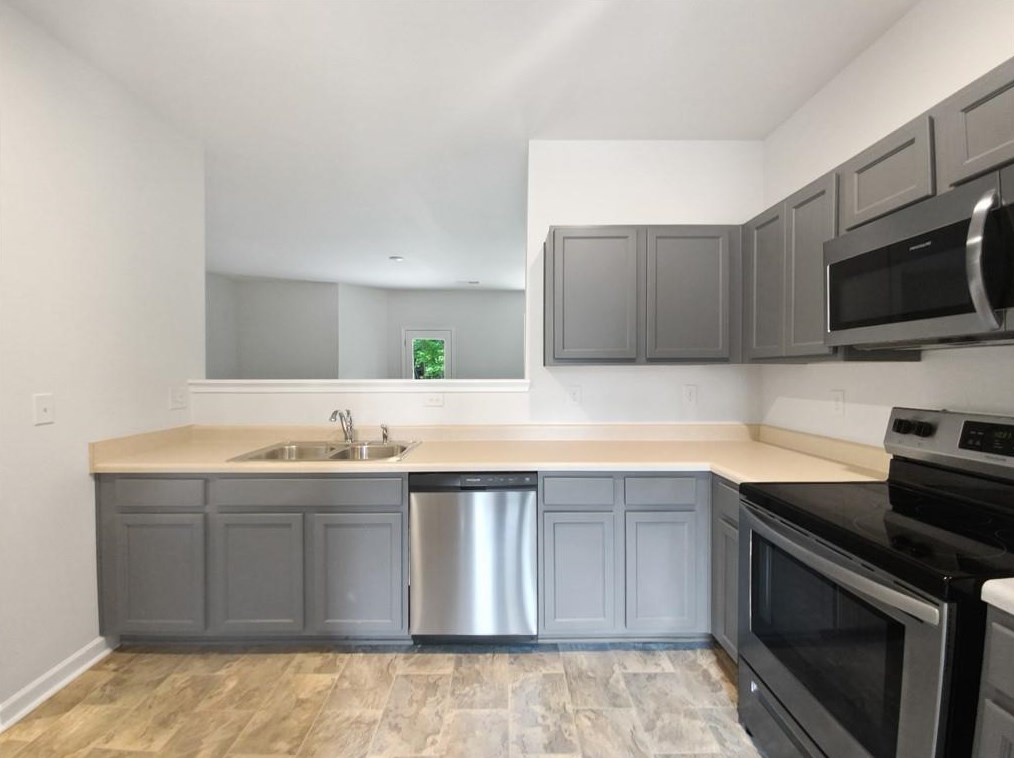 2522 Piering Dr, Lithonia GA exterior