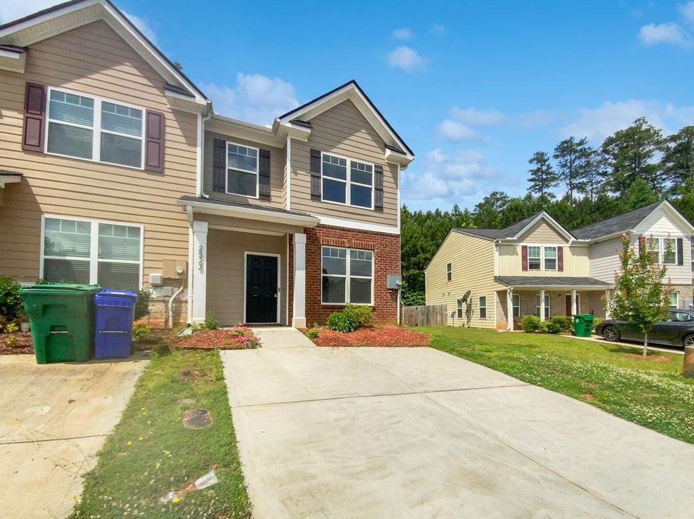 2522 Piering Dr, Lithonia GA exterior