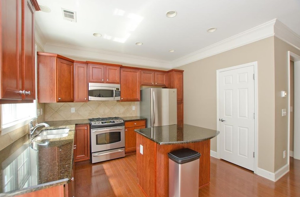 2208 Weldonberry Dr, Atlanta GA  30319-5734 exterior