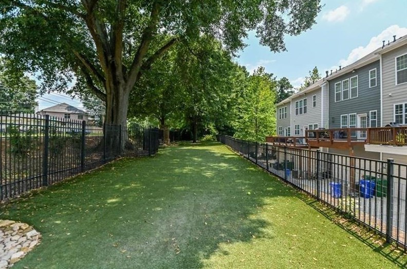 2208 Weldonberry Dr, Atlanta GA  30319-5734 exterior