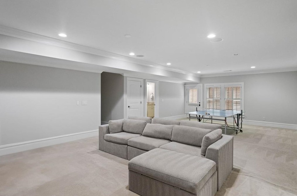 1363 Sylvan Cir, Atlanta GA 30319-3424 exterior