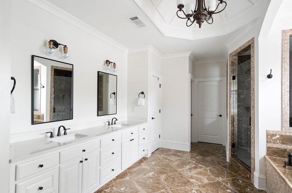 1363 Sylvan Cir, Atlanta GA 30319-3424 exterior