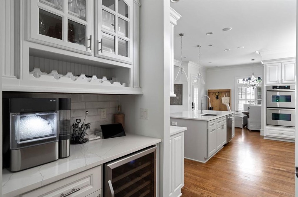 1363 Sylvan Cir, Atlanta GA 30319-3424 exterior