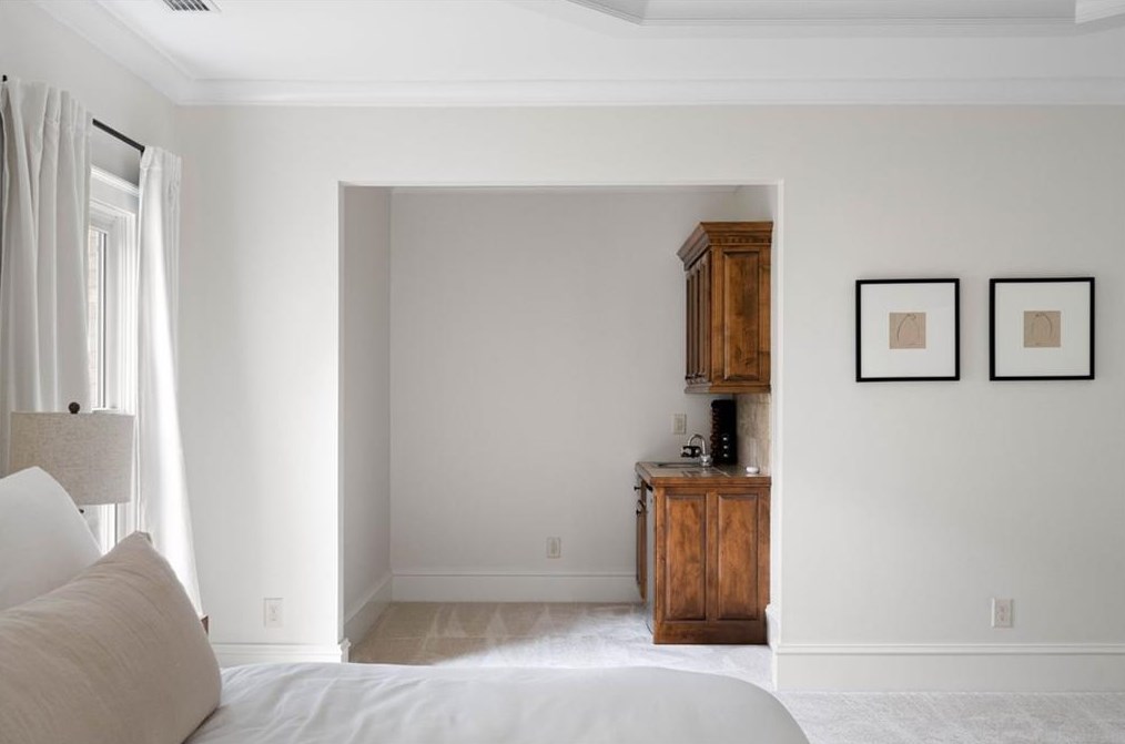 1363 Sylvan Cir, Atlanta GA 30319-3424 exterior