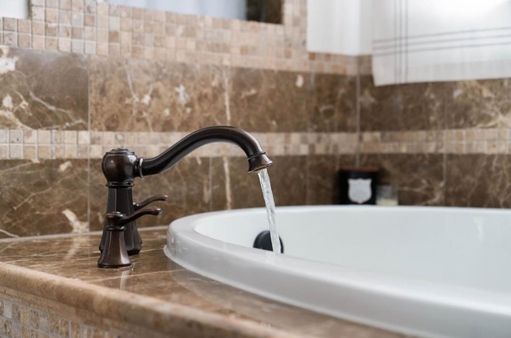 1363 Sylvan Cir, Atlanta GA 30319-3424 exterior