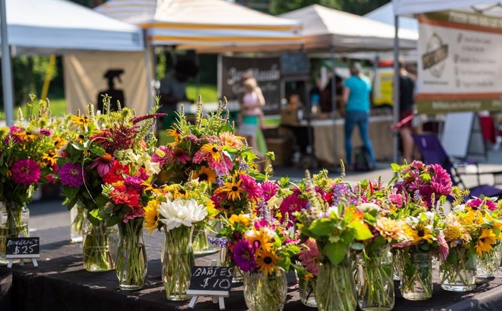 1363 Sylvan Cir, Atlanta GA 30319-3424 exterior