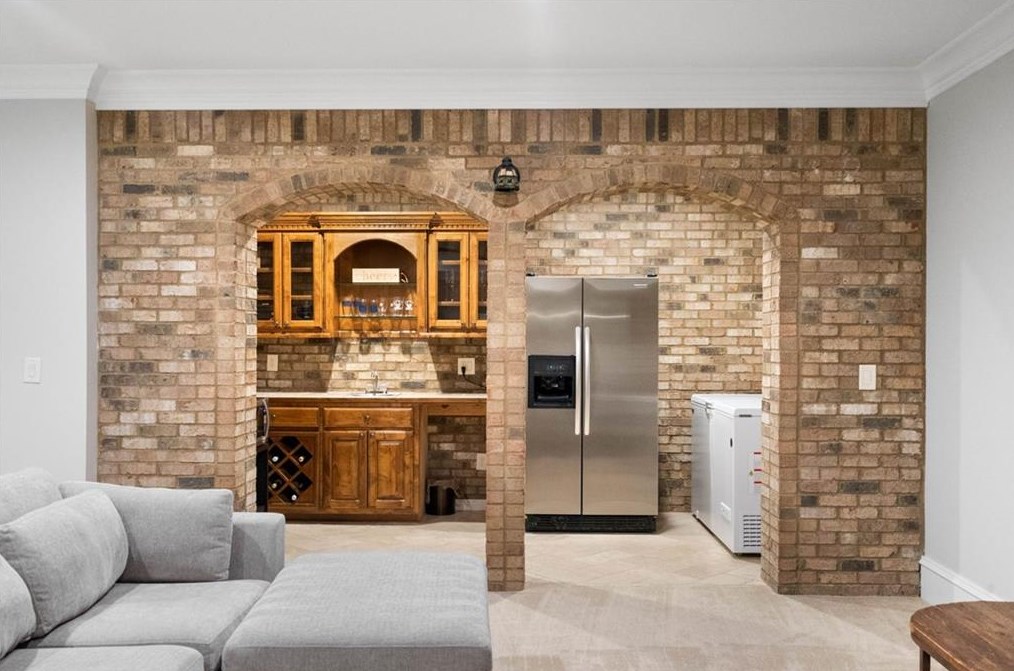 1363 Sylvan Cir, Atlanta GA 30319-3424 exterior