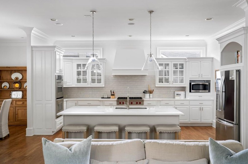 1363 Sylvan Cir, Atlanta GA 30319-3424 exterior