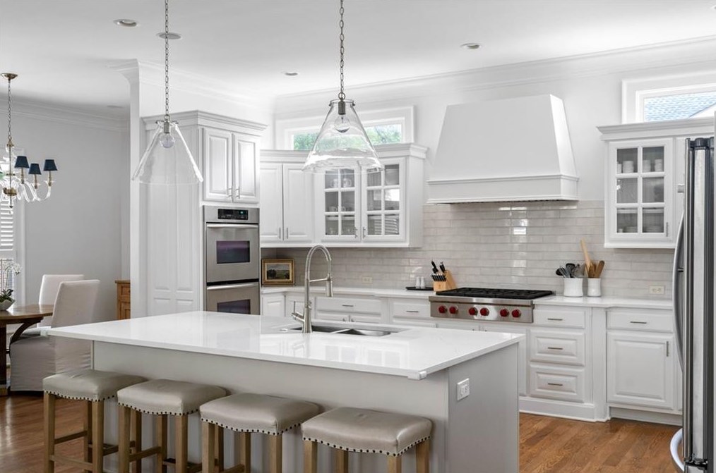 1363 Sylvan Cir, Atlanta GA 30319-3424 exterior