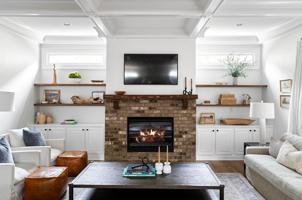 1363 Sylvan Cir, Atlanta GA 30319-3424 exterior