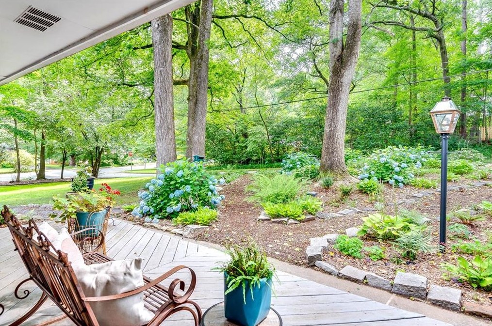 1143 Sanden Ferry Dr, Decatur GA  30033-3343 exterior