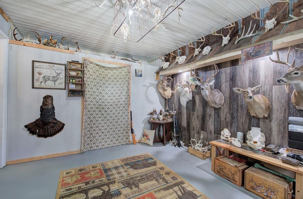 1015 Erwin Hl Church Rd, Calhoun GA 30701-4009 exterior