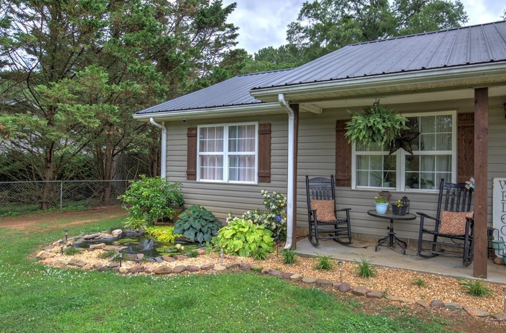 1015 Erwin Hl Church Rd, Calhoun GA 30701-4009 exterior