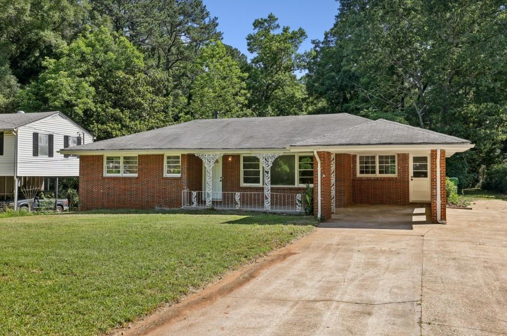 2216 Holly Hl Dr, Decatur GA 30032-5711 exterior